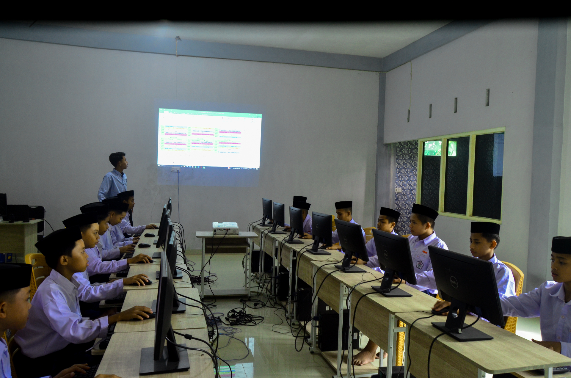 Komputer & Teknologi